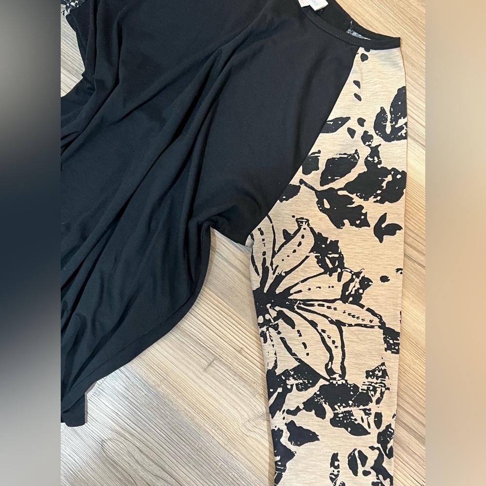LuLaRoe Randy - Picture 3 of 5
